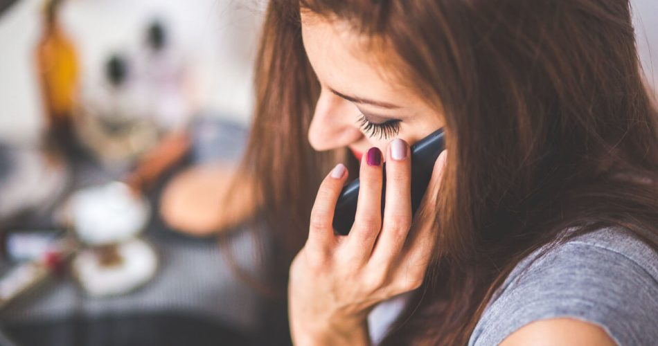 listen to phone call recording | Comment enregistrer et écouter les appels téléphoniques de quelqu'un à distance